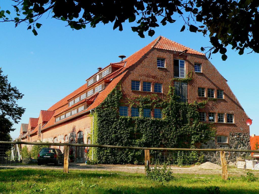Gutshof Woldzegarten Hotell Exteriör bild
