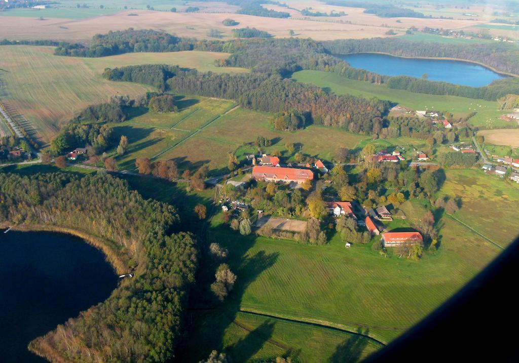 Gutshof Woldzegarten Hotell Exteriör bild