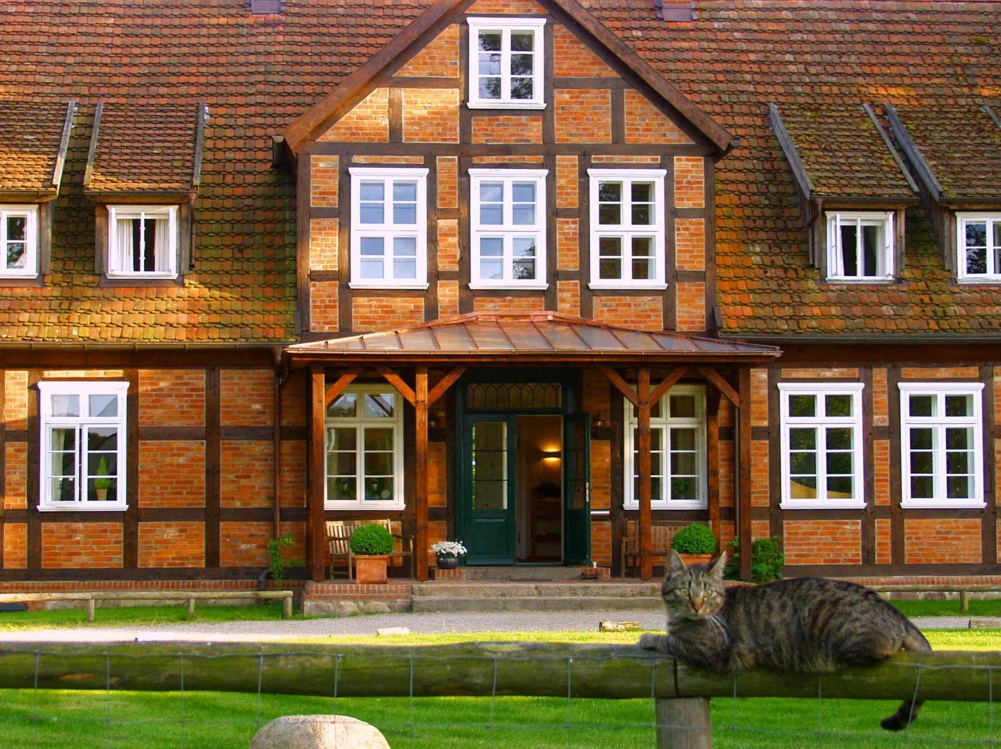 Gutshof Woldzegarten Hotell Exteriör bild