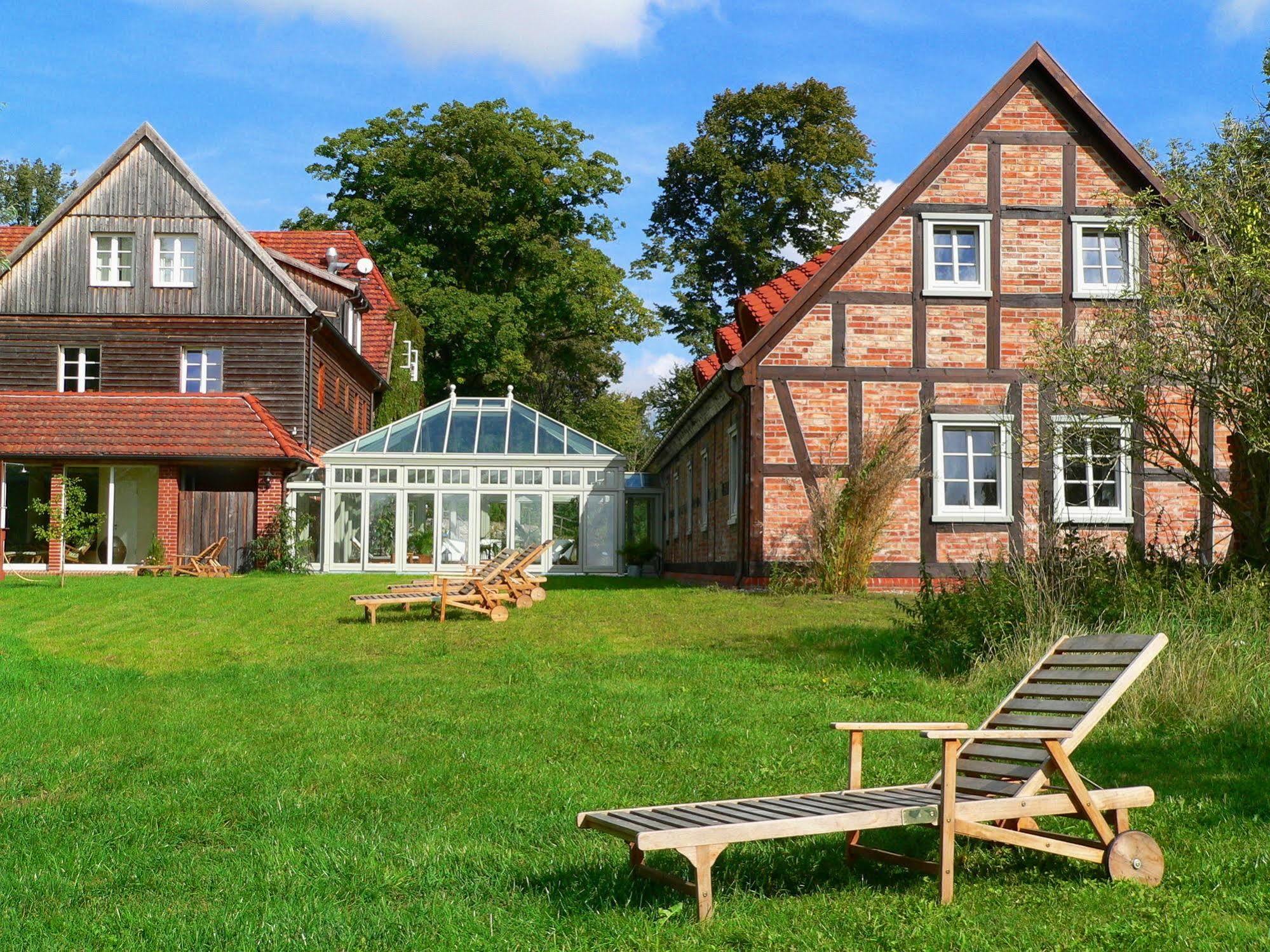 Gutshof Woldzegarten Hotell Exteriör bild